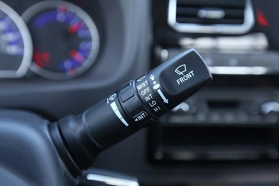 imgi_46_X200-Interior-2